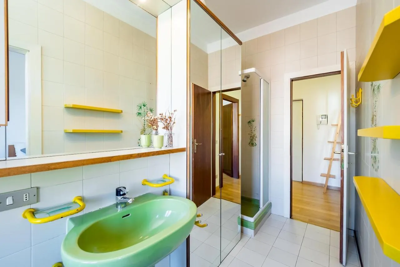 Cuoco Apartment Милан 0*,  Италия