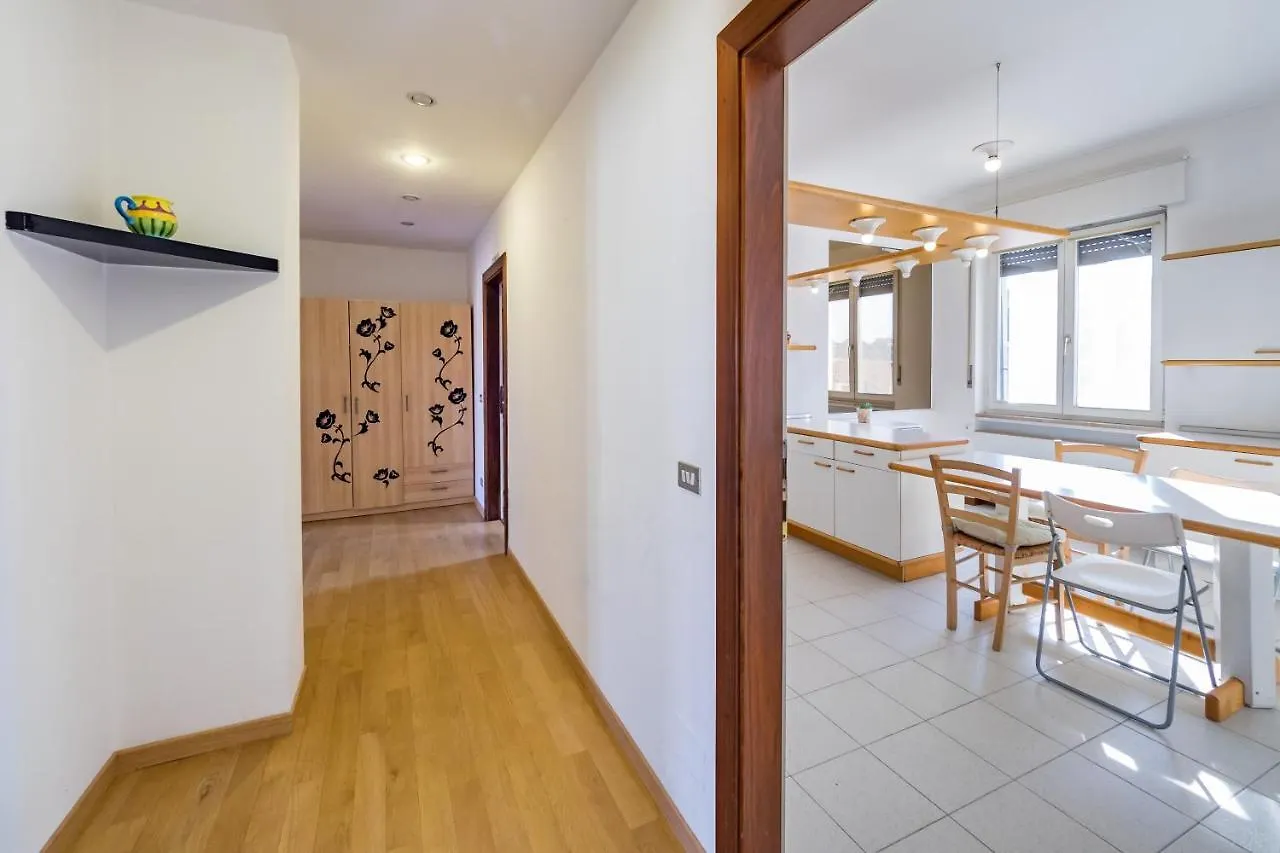 Cuoco Apartment Милан Италия